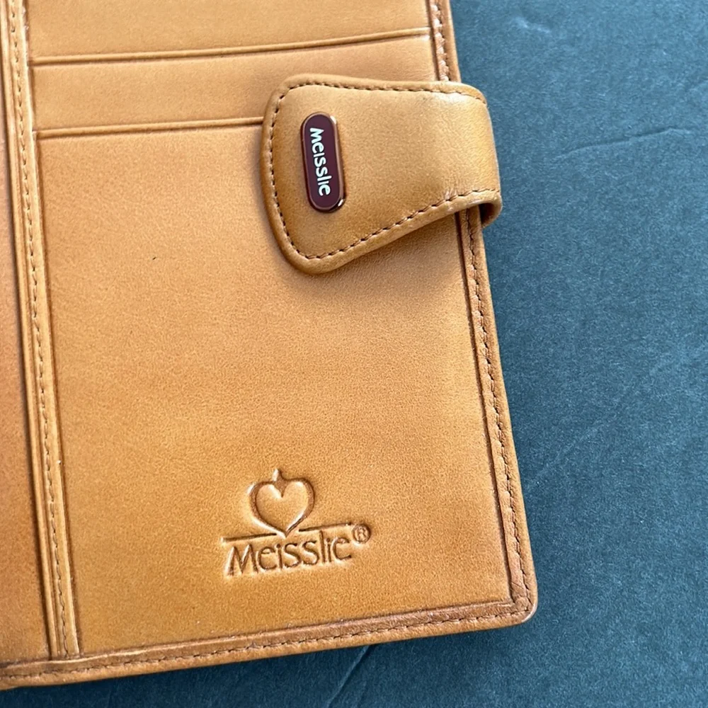 MEISSLIE  WALLET WORN ONCE